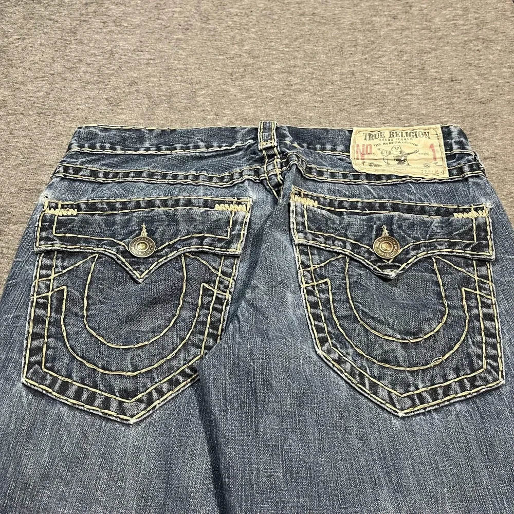 True Religion Jeans Mens 33x30 Blue Relaxed Straight Distressed Made In USA